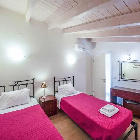 Pitteri Παραλία Αλμυρού