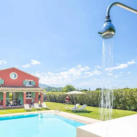 Pitteri Almiros Beach